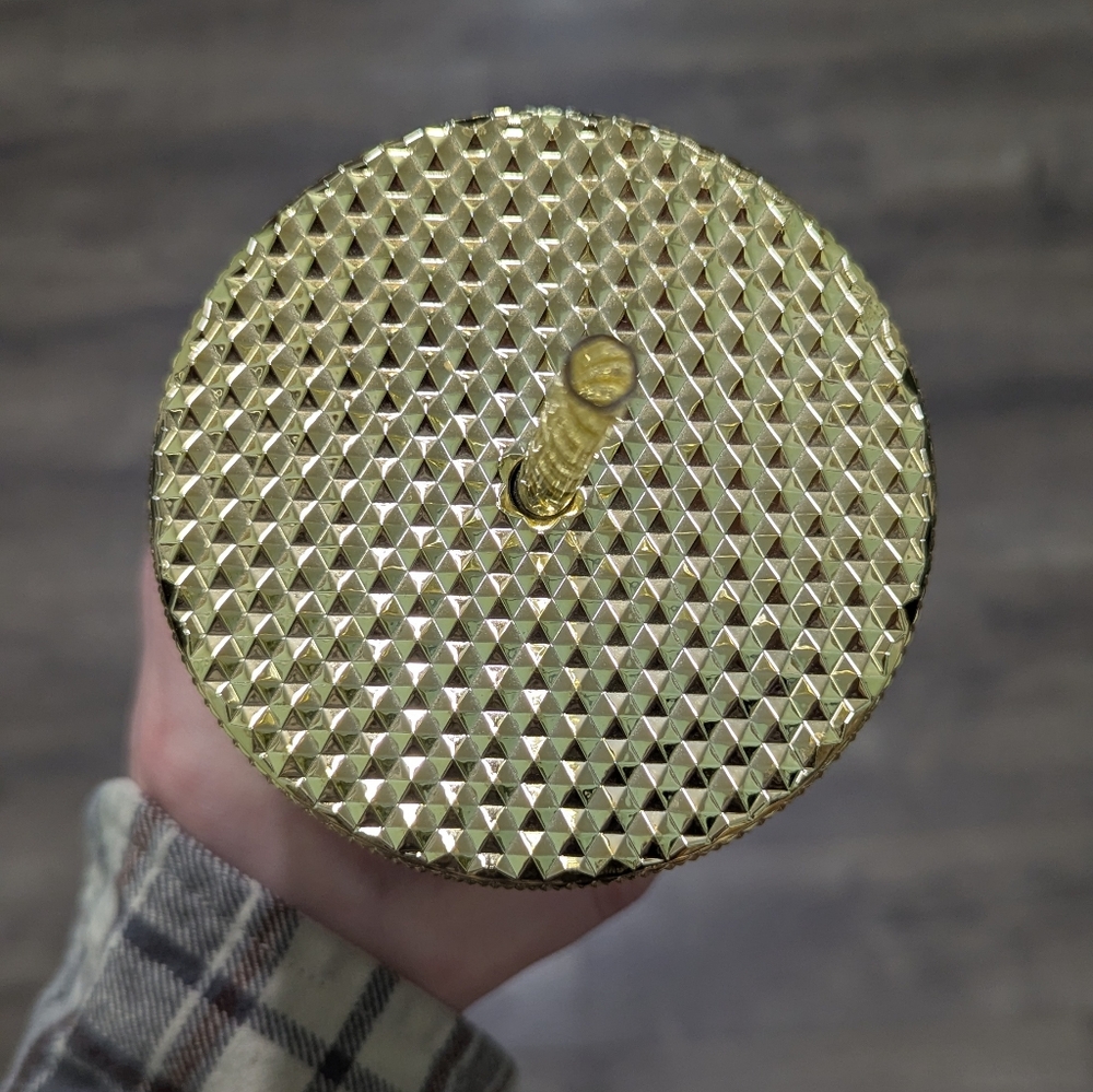 Starbucks Holiday 2022 Gold Venti Textured Tumbler - Picture 4 of 5
